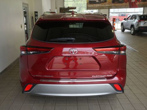 Used 2020 Toyota Highlander Platinum AWD/4WD image 20