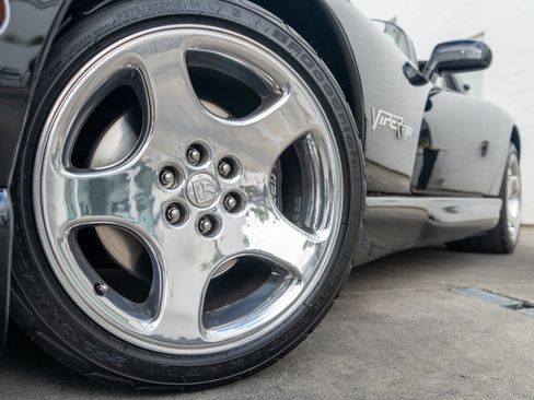 Used 2000 Dodge Viper RT/10 RWD image 4