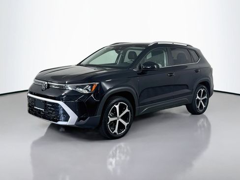 Used 2025 Volkswagen Taos SEL AWD/4WD image 1