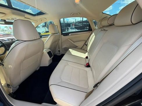 Used 2018 Volkswagen Passat 2.0T SE FWD image 23