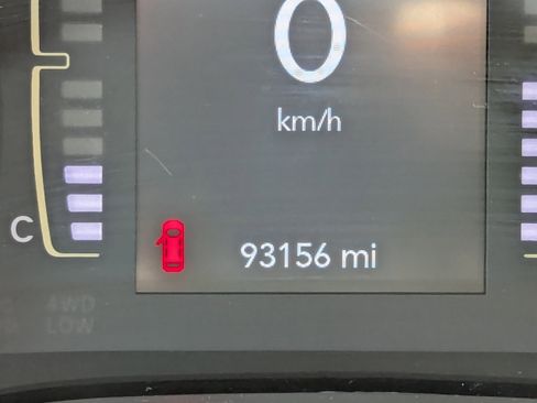 Used 2019 Jeep Cherokee Latitude w/ Popular Appearance Group image 19