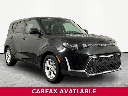Used 2025 Kia Soul LX FWD image 3