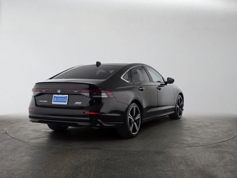 Used 2023 Honda Accord Sport image 3