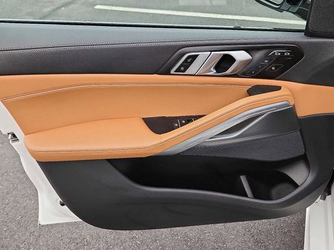 Used 2023 BMW X6 xDrive40i w/ M Sport Package image 12