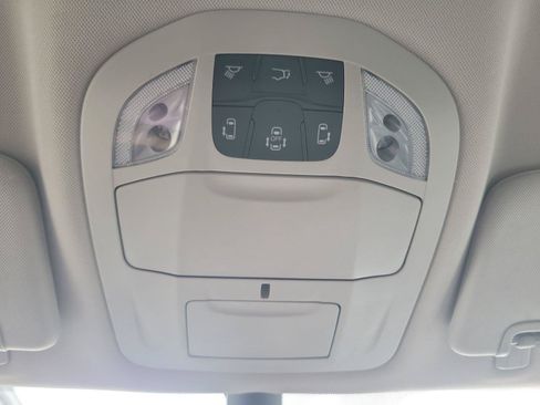 Used 2024 Chrysler Pacifica Touring-L FWD image 30