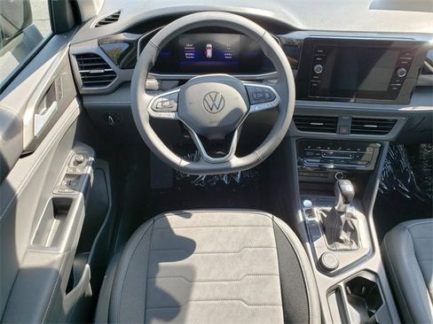 New 2025 Volkswagen Taos SE image 10