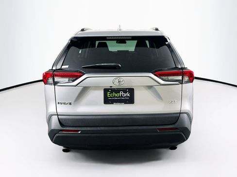 Used 2021 Toyota RAV4 XLE image 7