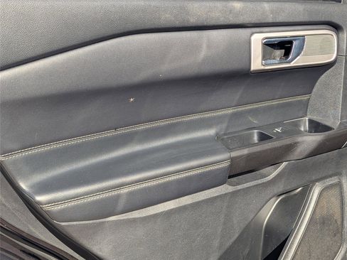 Used 2020 Ford Explorer Limited image 19