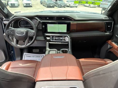 Used 2025 GMC Sierra 3500 Denali Ultimate AWD/4WD image 18