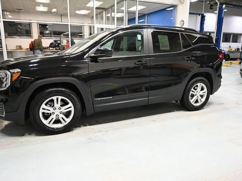 Used 2022 GMC Terrain SLE w/ Driver Convenience Package image 7
