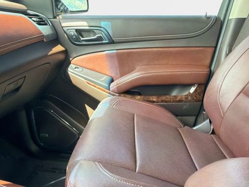 Used 2018 Chevrolet Suburban Premier image 22