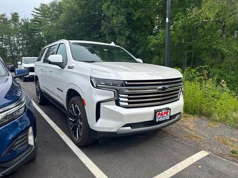 Used 2023 Chevrolet Suburban High Country AWD/4WD image 2