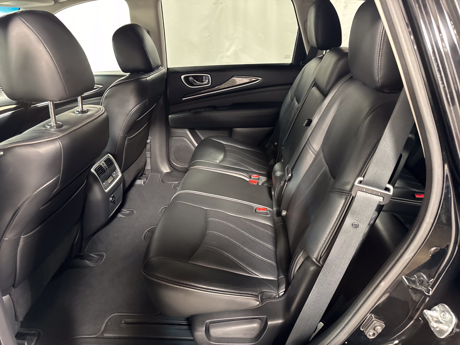 Used 2015 INFINITI QX60 Luxe w/ Premium Plus Package AWD/4WD image 5