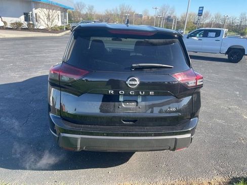 Used 2025 Nissan Rogue SV image 7