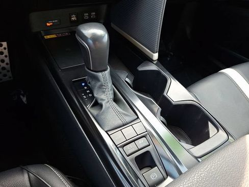 Certified 2025 Toyota Camry SE FWD image 14