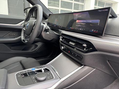 Used 2025 BMW i4 eDrive40 w/ Parking Assistance Package RWD image 24