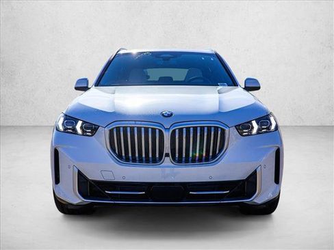 Used 2026 BMW X5 xDrive40i w/ Climate Comfort Package AWD/4WD image 2