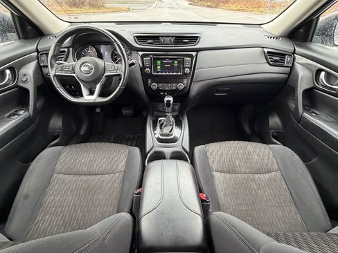 Used 2018 Nissan Rogue SV w/ Premium Package image 26