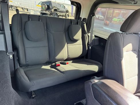 Used 2020 Jeep Wrangler Sport AWD/4WD image 15