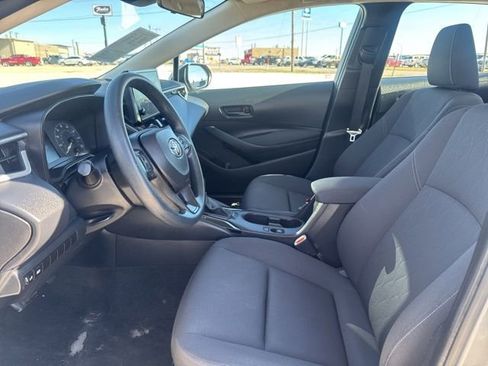 Used 2024 Toyota Corolla LE image 2