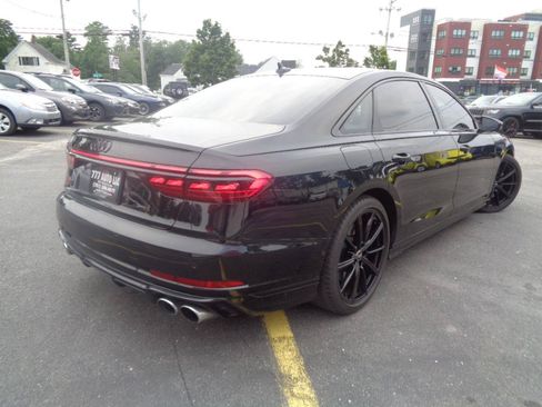 Used 2023 Audi S8 AWD/4WD image 2