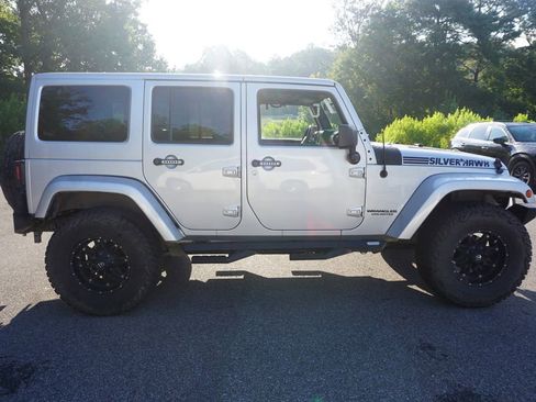 Used 2012 Jeep Wrangler Unlimited Sahara AWD/4WD image 19