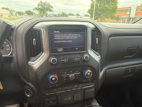 Used 2019 Chevrolet Silverado 1500 LT Trail Boss AWD/4WD image 8