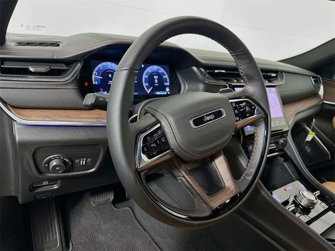 New 2025 Jeep Grand Cherokee L Summit image 10