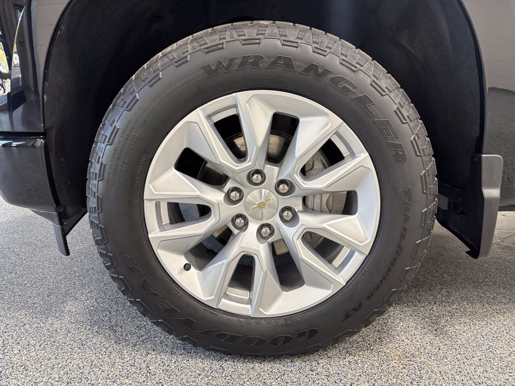 Used 2024 Chevrolet Silverado 1500 Custom AWD/4WD image 37