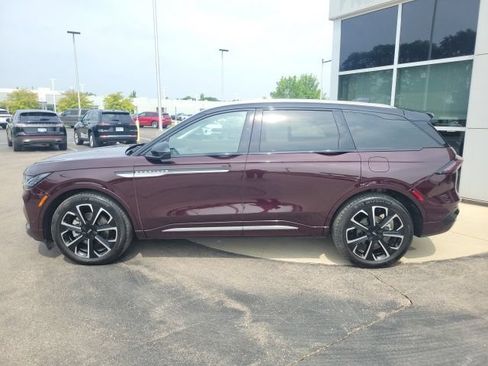 Certified 2024 Lincoln Nautilus Reserve w/ Equipment Group 202A AWD/4WD image 4
