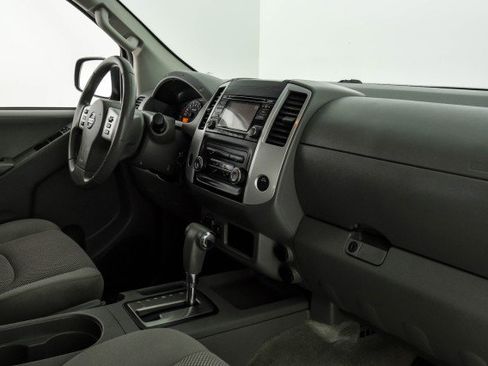 Used 2016 Nissan Frontier SV image 19