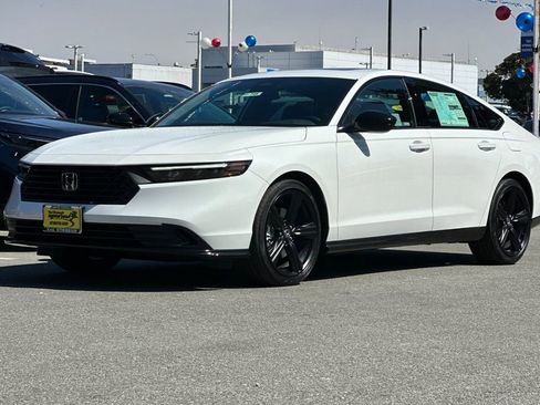 Used 2025 Honda Accord Sport image 7