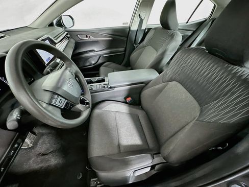 Used 2025 Toyota Camry LE FWD image 13