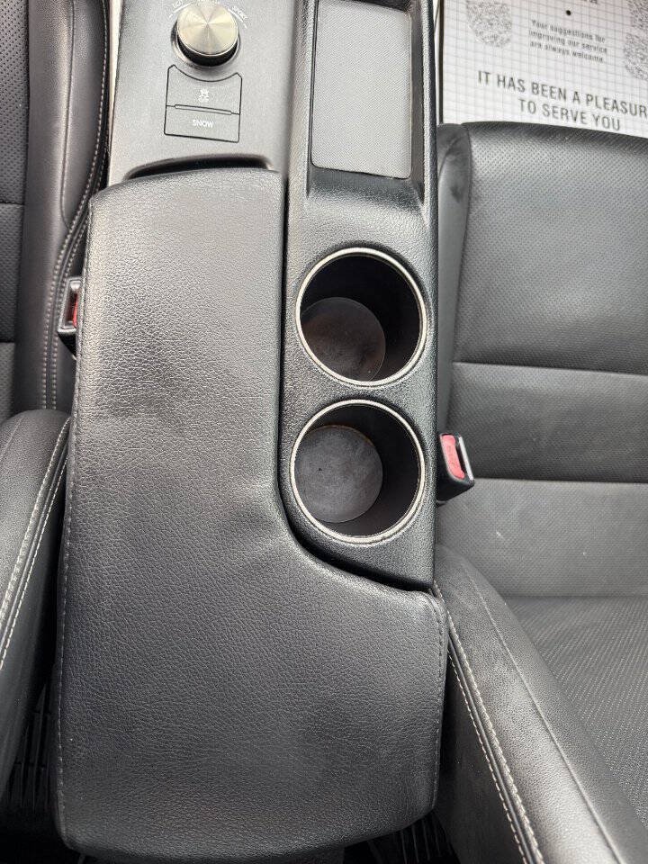 Used 2016 Lexus IS 200t RWD image 18