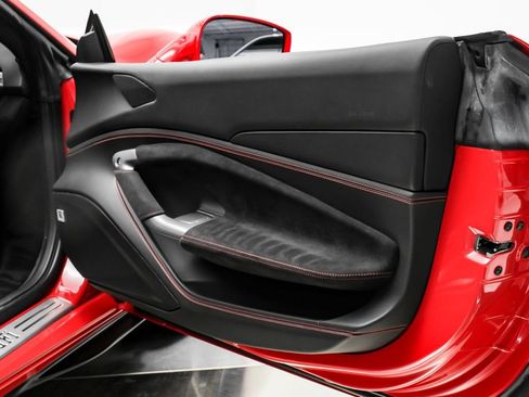 Used 2020 Ferrari F8 Tributo RWD image 39