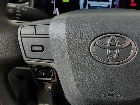 Used 2025 Toyota Camry LE w/ Convenience Package FWD image 15