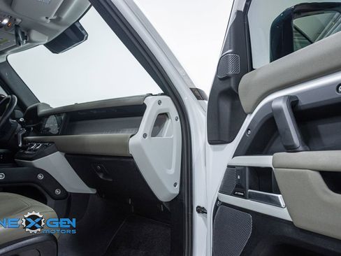 Used 2023 Land Rover Defender 110 S image 38
