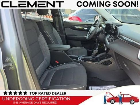 Used 2025 Chevrolet TrailBlazer LT AWD/4WD image 3