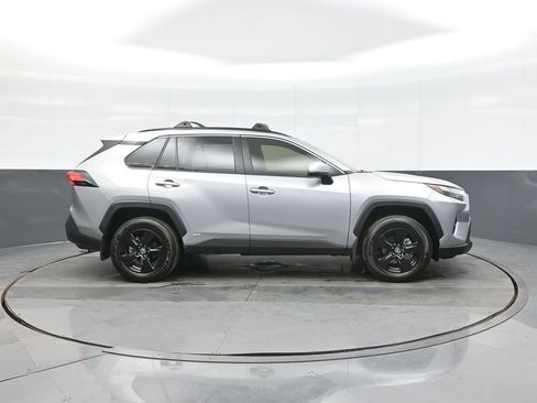 Used 2025 Toyota RAV4 XLE image 10