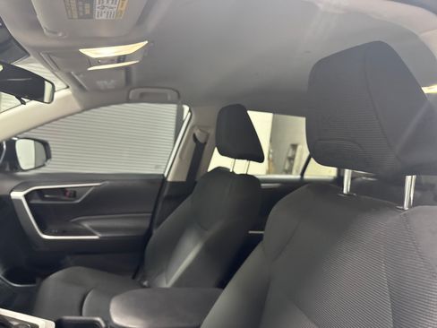 Used 2025 Toyota RAV4 LE AWD/4WD image 12
