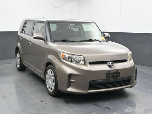 Used 2011 Scion xB FWD image 5