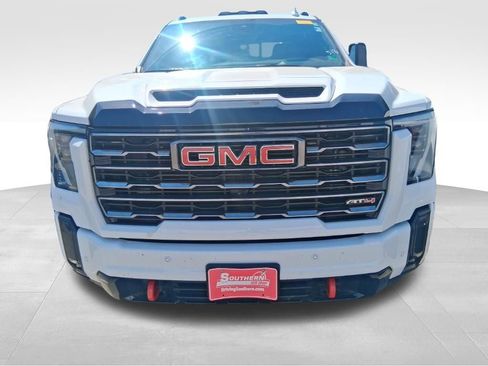 Used 2025 GMC Sierra 2500 AT4 w/ AT4 Premium Plus Package AWD/4WD image 2