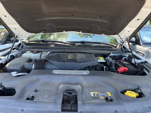 Used 2023 Jeep Wagoneer Series III w/ Premium Group I image 18