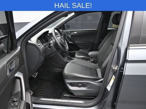 Used 2021 Volkswagen Tiguan SE R-Line image 9