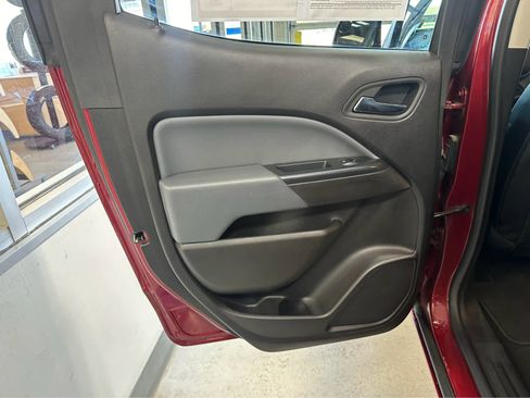 Used 2018 Chevrolet Colorado Z71 image 25