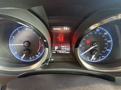 Used 2015 Toyota Corolla S FWD image 14