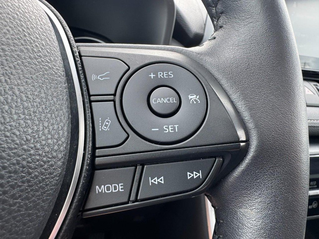 Used 2019 Toyota RAV4 Limited w/ Cold Weather Package AWD/4WD image 18