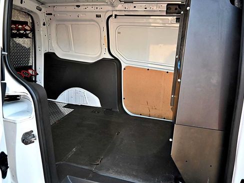 Used 2018 Ford Transit Connect XLT FWD image 9