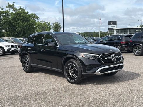 Used 2026 Mercedes-Benz GLC 300 4MATIC image 1
