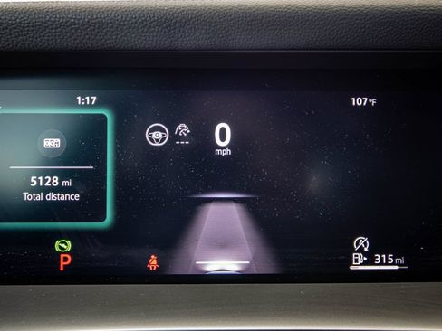Certified 2025 Volkswagen Tiguan SE R-Line FWD image 39